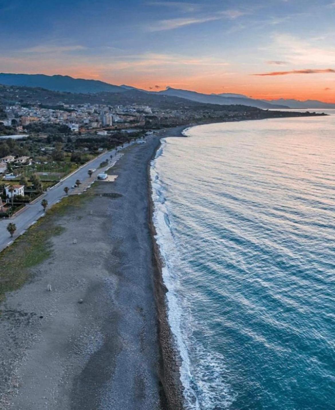 Appartamento Vista Isole Eolie Acquedolci Buitenkant foto